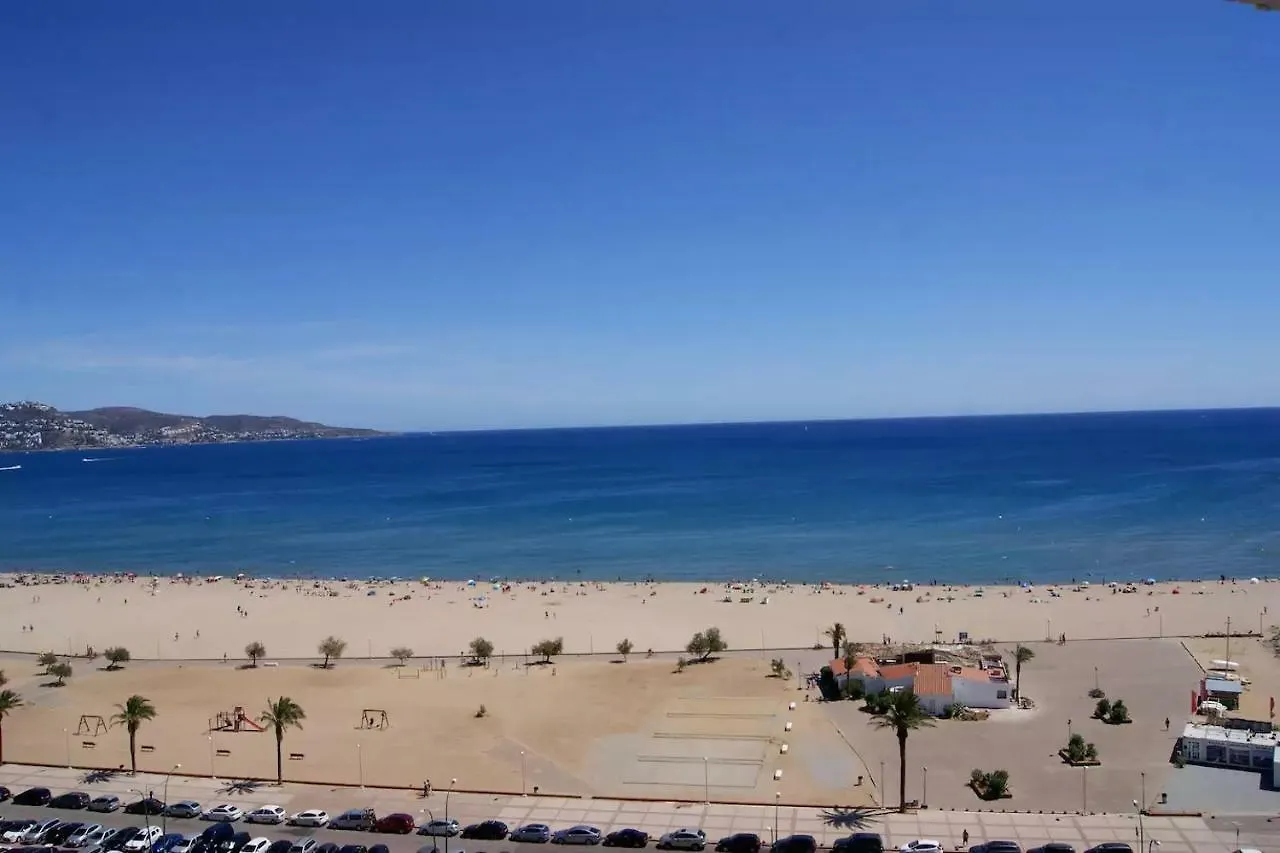 Holidays P14 Sea View Empuriabrava Apartment